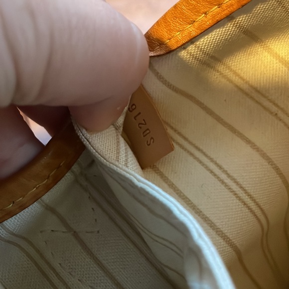 Louis Vuitton neverfull bag - Picture 10 of 12